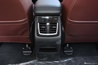 2017款宝骏560 1.5T DCT旗舰型7座