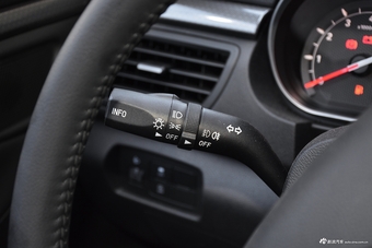 2018款奔腾B50 1.4T自动20周年纪念版