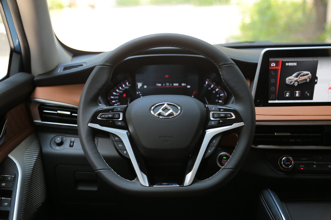 2017上汽大通D90 2.0TGI自动四驱高配版