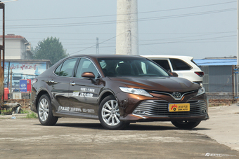 2018款凯美瑞2.0G自动豪华版