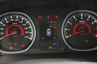 2018款东南DX3 SRG 1.5T手动尊贵型