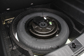 2017款宝骏560 1.5T DCT尊享型