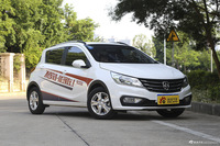 2016款宝骏310 1.2L手动豪华型