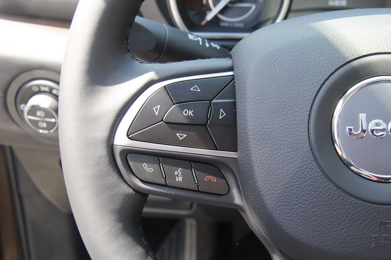 2018款大指挥官2.0T自动四驱御享版