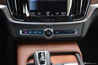 2019款沃尔沃S90 2.0T自动T5智远版