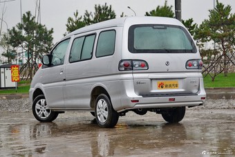 2017款东风风行菱智V3 1.5L 7座 手动标准型