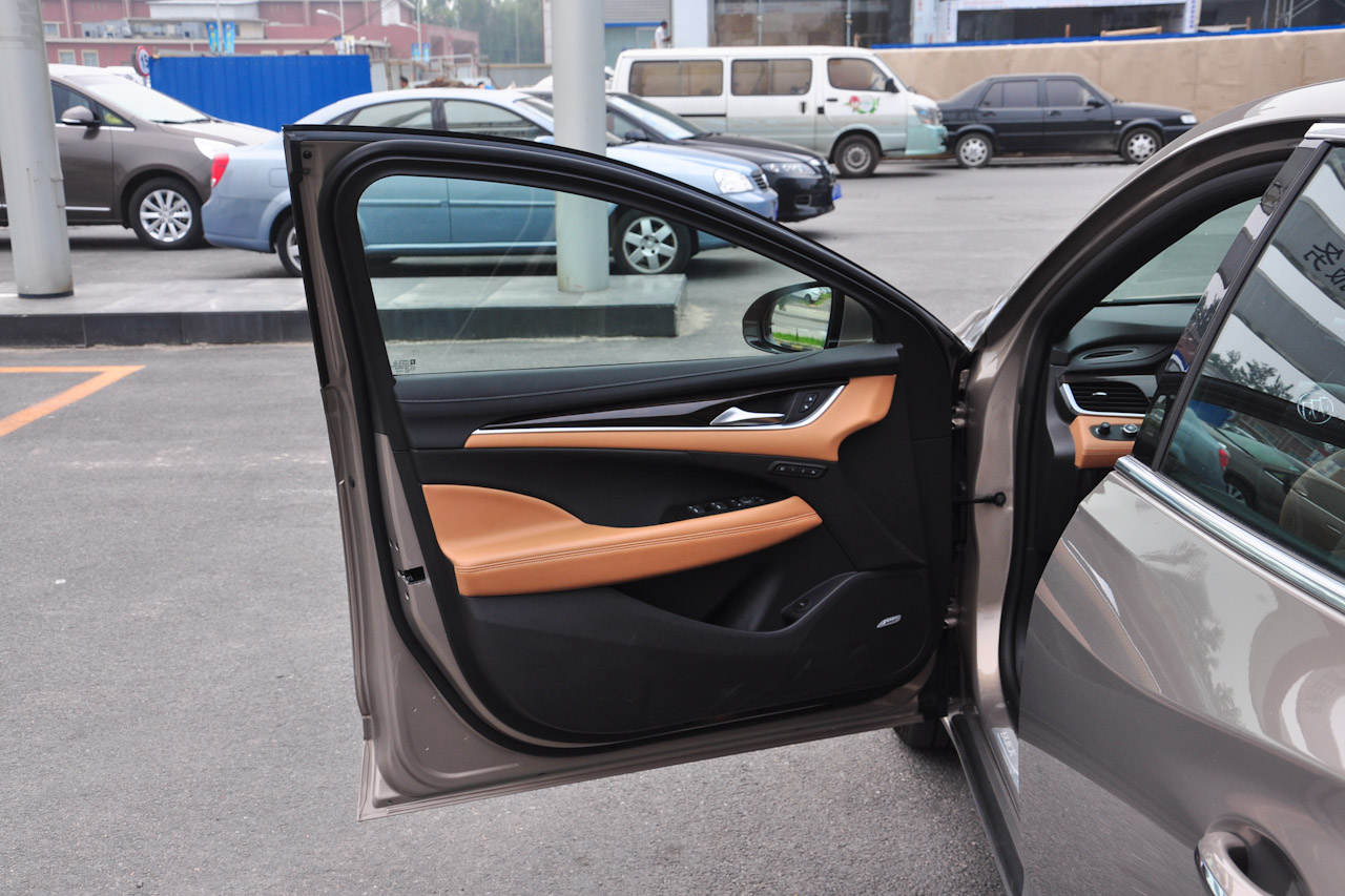 2016款君越2.0T自动旗舰型28T