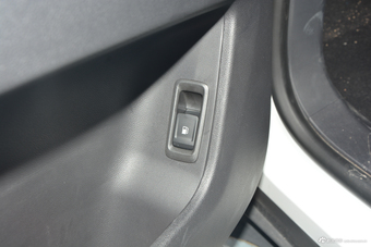 2017上汽大通D90 2.0T自动四驱北极星