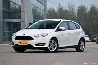 2017款福克斯两厢1.6L自动舒适型智行版 珠光白