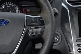 2017款探险者 2.3T自动精英版（白）