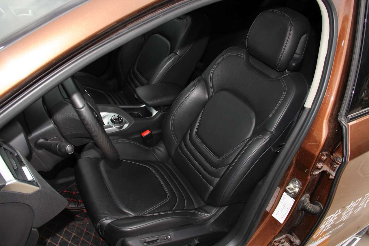 2014款DS 6 1.6T豪华版THP200