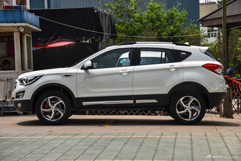 2015款海马S5 1.5T手动智能豪华型运动版