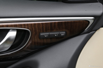 2016款英菲尼迪Q50L 2.0T自动豪华版 