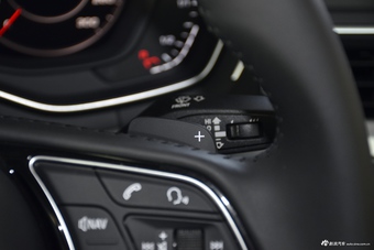 2017款奥迪A4L 2.0T自动45TFSI quattro运动型