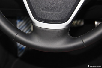 2015款众泰T600 2.0T自动豪华型 魅影黑