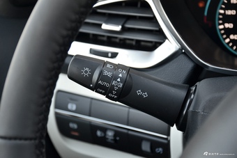 2016款DX7 1.5T自动白骑饰