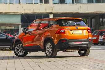 2016款中华V3 1.5L手动舒适型 炫舞橙