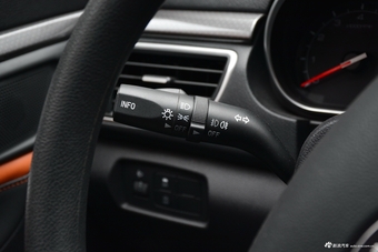 2019款奔腾B50 1.4T自动精英型