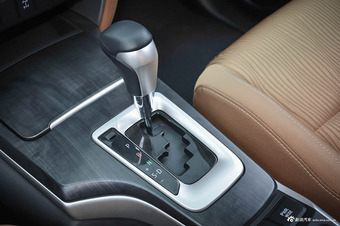 20万真正的越野车 丰田奔跑者性能秒掉同级一切SUV