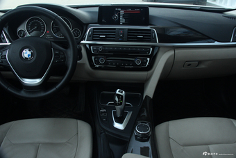 2017款宝马3系2.0T自动豪华设计套装320Li