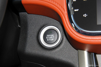 2016款北汽幻速S3L 1.5L手动尊贵型