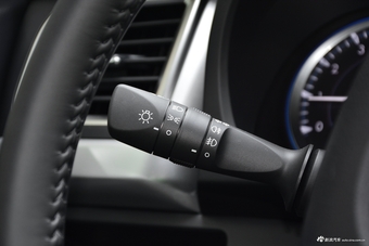 2018款汉兰达2.0T自动四驱豪华版7座