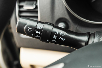 2016款萨瓦纳2.0T手动四驱汽油豪华版5座