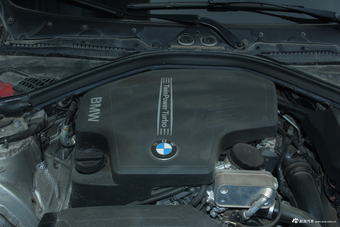 2017款宝马3系2.0T自动豪华设计套装320Li