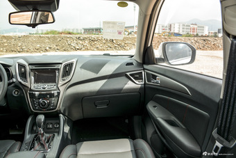 2016款长安CS75 1.8T自动尊贵型国5