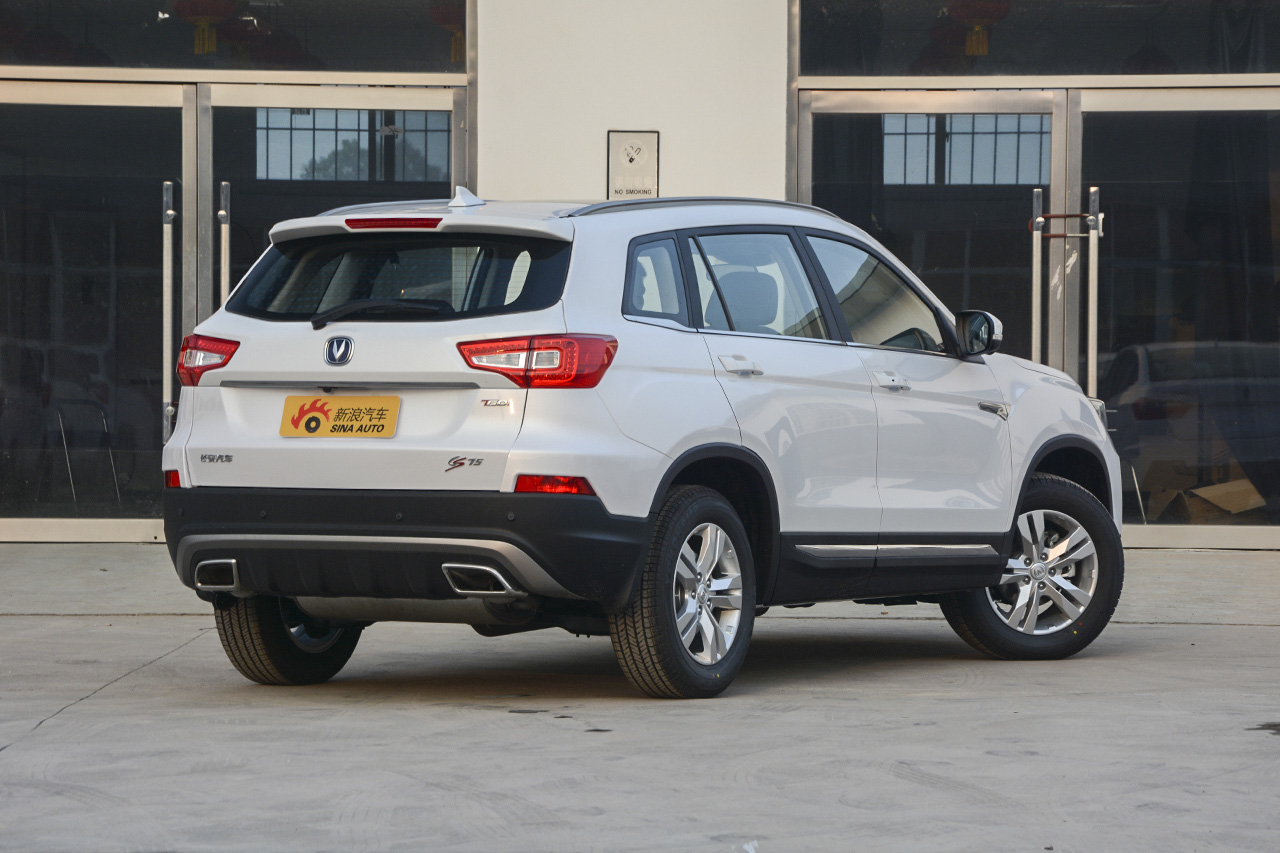 2017款长安CS75尚酷版 1.5T自动锋锐型