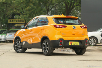 2018款风神AX4 1.6L手动潮尚型天窗版