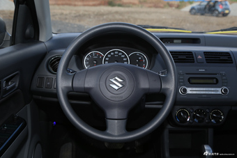 2013款雨燕1.5L自动20周年限量版