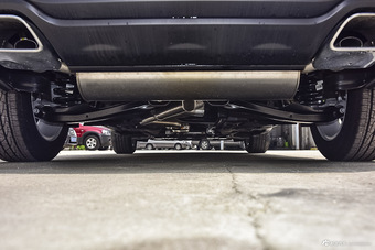 2016款自由光2.4L自动领先版 星光银