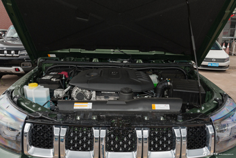 2018款北京BJ40 PLUS 2.3T自动四驱尊享版