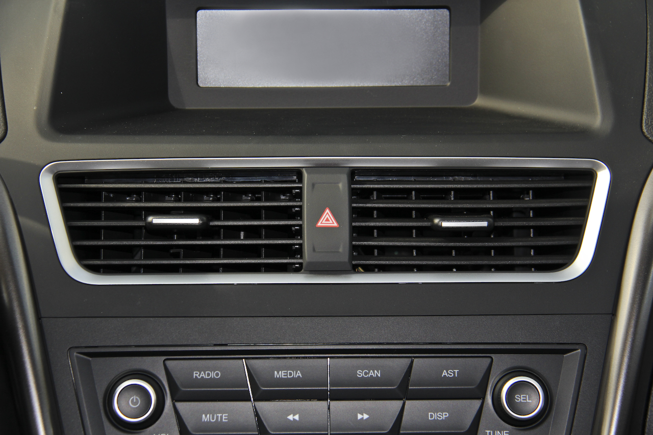 2017款奔腾X80 2.0L自动技术型