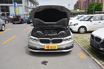 2018款宝马5系改款2.0T自动530Li领先型豪华套装