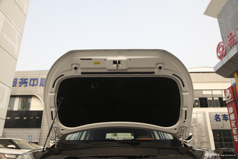 2017款众泰T300 1.5T自动尊贵型 