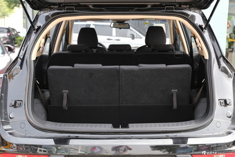 2017款宝骏560 1.5T 手动舒适型7座 