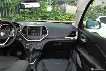 2017款自由光2.4L自动领先版智能包