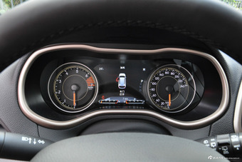 2017款自由光2.4L自动优越版