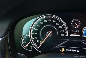 2017款宝马7系740Le插电混动