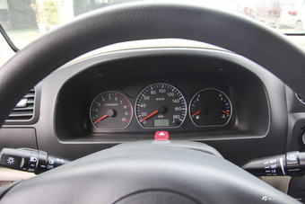 2015款北斗星1.0L手动实用型