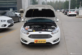 2017款福克斯三厢1.6L手动风尚型智行版