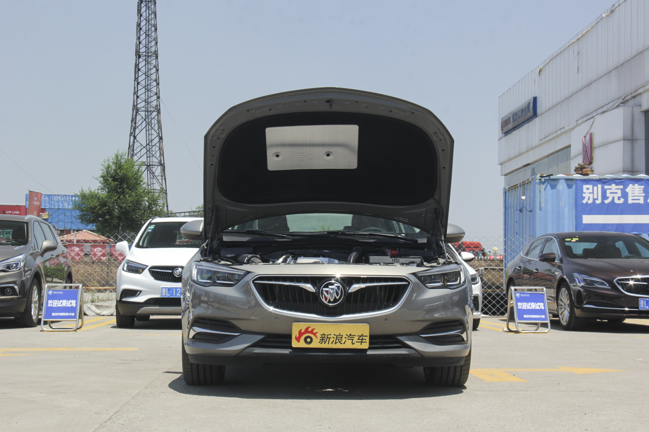 2017款君威2.0T自动尊享型28T