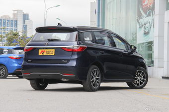 2017款比亚迪宋MAX 1.5T自动互联精英型