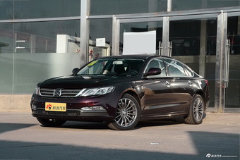 2016款众泰Z700 1.8T自动DCT典雅型 宝石红