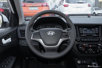 2017款悦纳RV 1.4L自动活力版SPORT