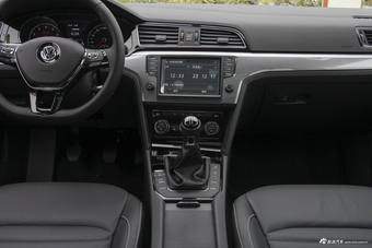 2018款凌渡1.4T手动风尚型230TSI