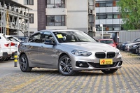 2018款宝马1系118i自动设计套装型