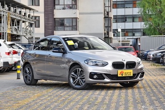 2018款宝马1系118i自动设计套装型